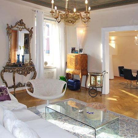 Neoclassical Luxury Apartment Λιουμπλιάνα Εξωτερικό φωτογραφία