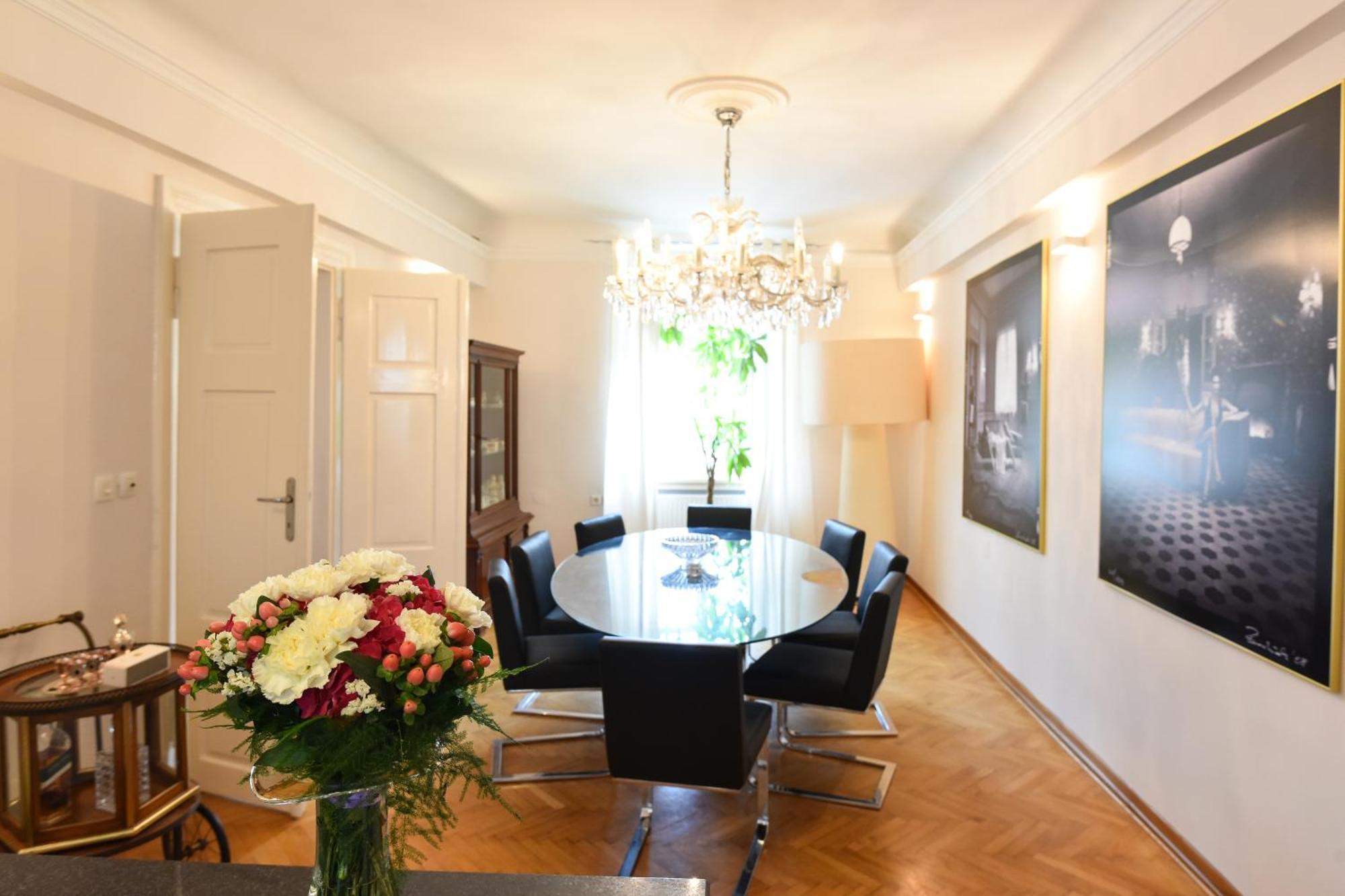 Neoclassical Luxury Apartment Λιουμπλιάνα Εξωτερικό φωτογραφία