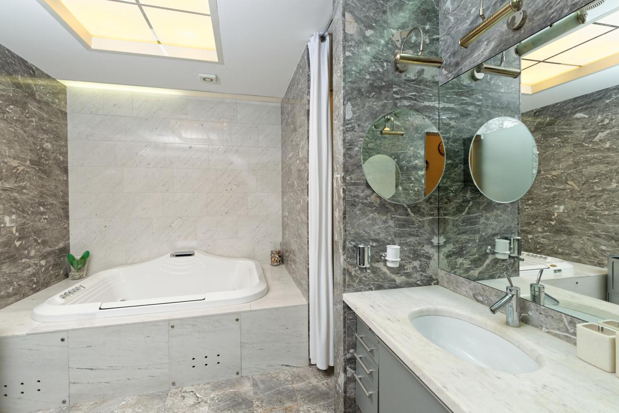 Neoclassical Luxury Apartment Λιουμπλιάνα Εξωτερικό φωτογραφία