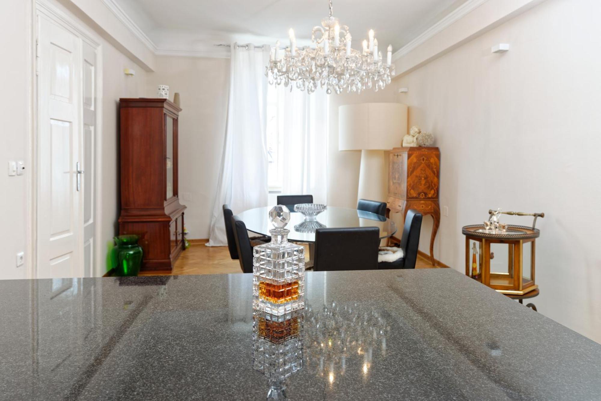 Neoclassical Luxury Apartment Λιουμπλιάνα Εξωτερικό φωτογραφία