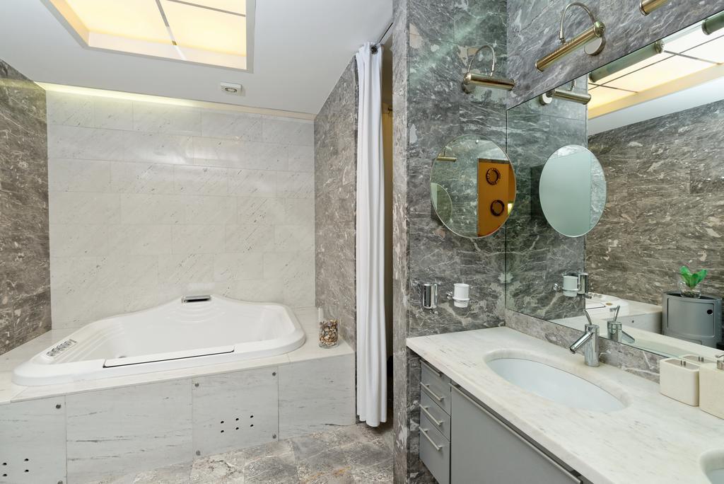 Neoclassical Luxury Apartment Λιουμπλιάνα Εξωτερικό φωτογραφία