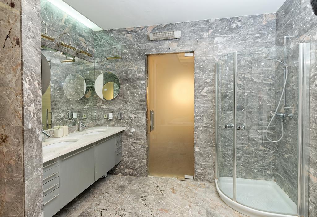 Neoclassical Luxury Apartment Λιουμπλιάνα Εξωτερικό φωτογραφία