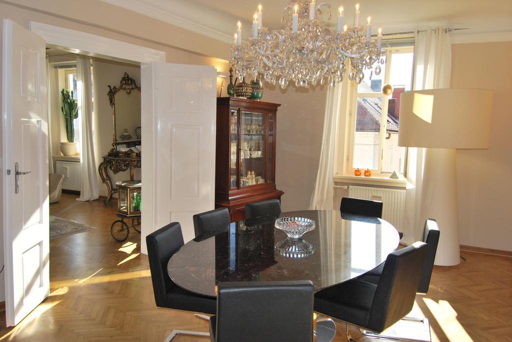 Neoclassical Luxury Apartment Λιουμπλιάνα Εξωτερικό φωτογραφία